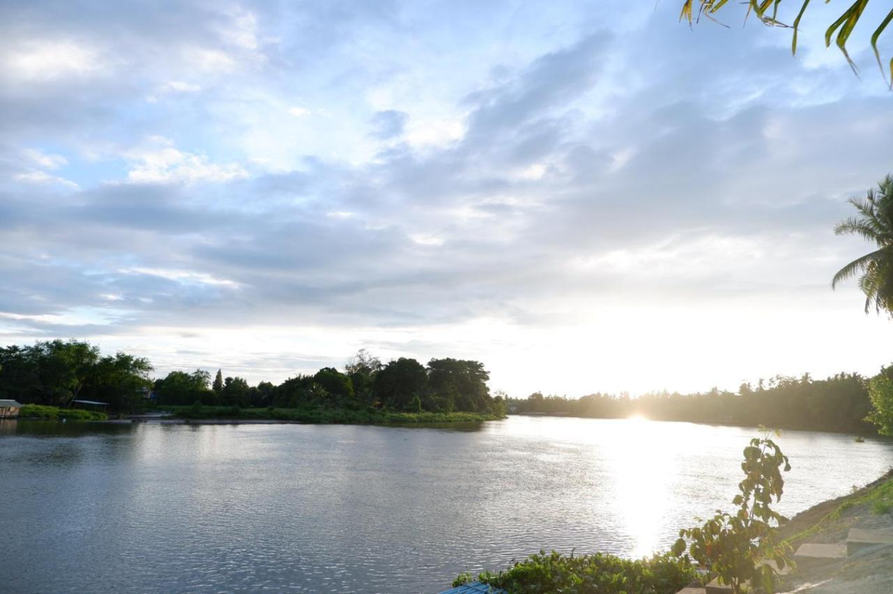 Bed and Breakfast Baantia Chomtawan Сураттхани Экстерьер фото