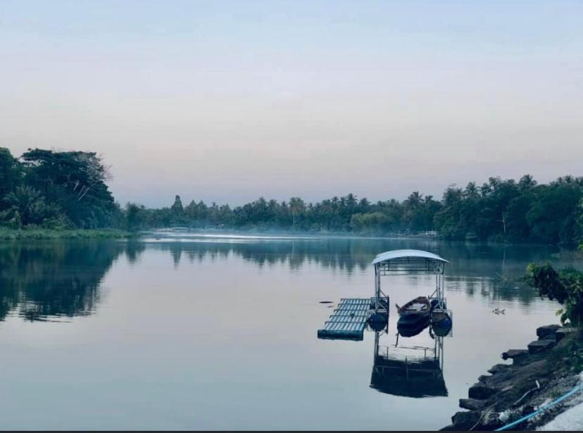 Bed and Breakfast Baantia Chomtawan Сураттхани Экстерьер фото
