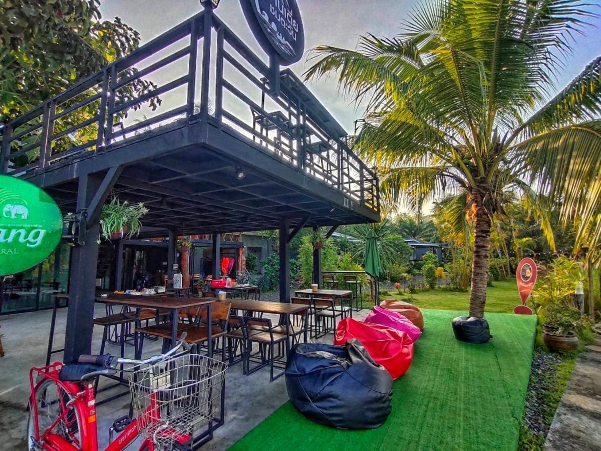 Bed and Breakfast Baantia Chomtawan Сураттхани Экстерьер фото